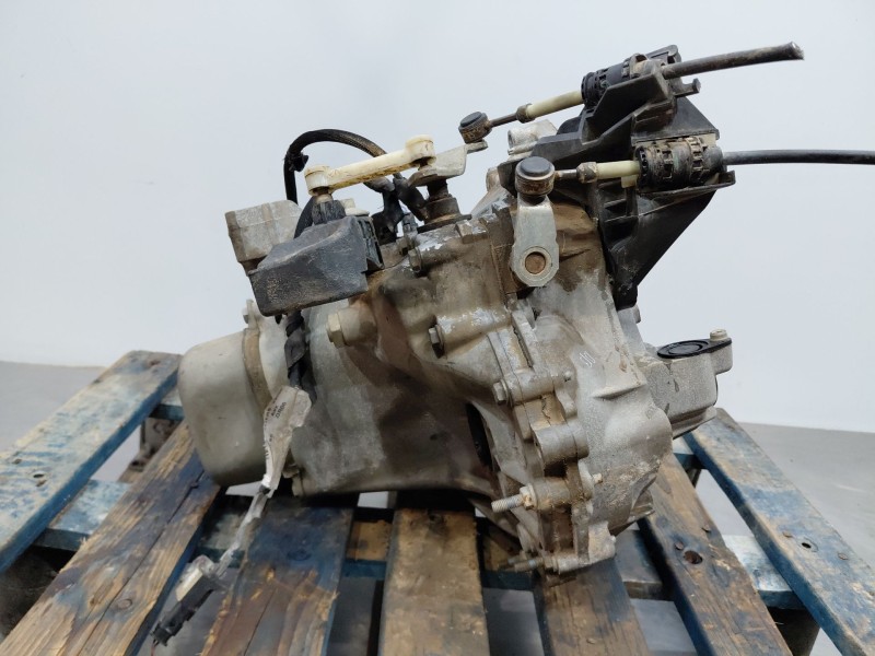 Recambio de caja cambios para peugeot 208 acces referencia OEM IAM 20CQ66  