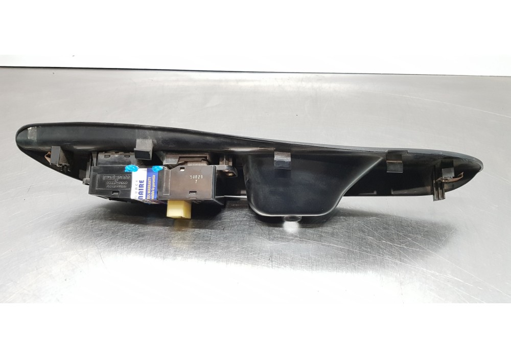 Recambio de mando elevalunas delantero izquierdo para hyundai h 1 h 1 furg.caja cerr.c. puerta referencia OEM IAM 935704A000  
