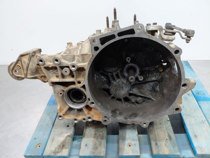 Recambio de caja cambios para mitsubishi outlander (cw0) 2.0 di-d invite referencia OEM IAM 2500A092  