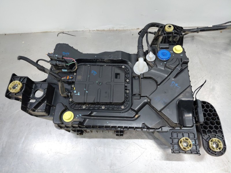 Recambio de deposito aditivo adblue fap ( deposito grande ) para peugeot 3008 gt line referencia OEM IAM   