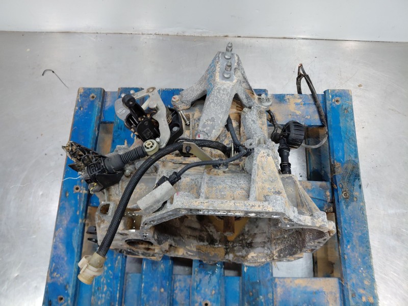 Recambio de caja cambios para dacia sandero essence referencia OEM IAM JH3-397  