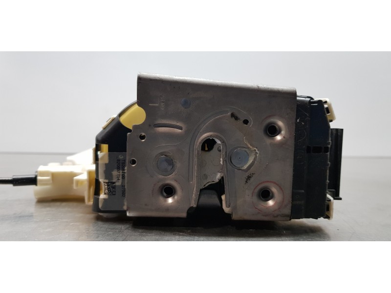 Recambio de cerradura puerta trasera izquierda para jeep renegade limited 4x2 referencia OEM IAM 52139904  