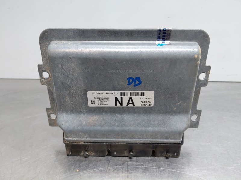 Recambio de centralita motor uce para dacia sandero essence referencia OEM IAM   