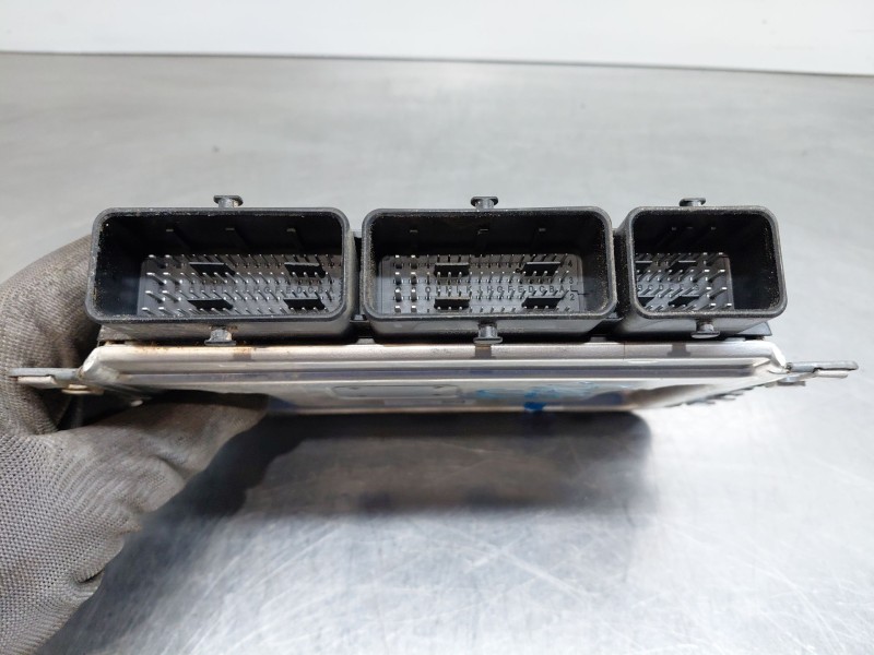 Recambio de centralita motor uce para dacia sandero essence referencia OEM IAM   