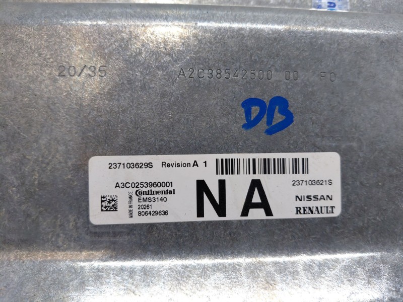 Recambio de centralita motor uce para dacia sandero essence referencia OEM IAM   