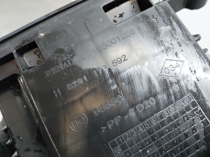 Recambio de filtro aire para dacia sandero essence referencia OEM IAM   