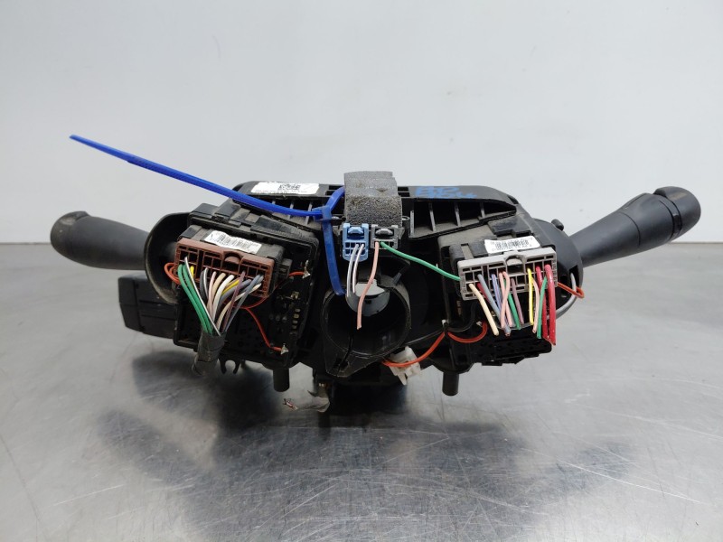 Recambio de mando multifuncion para dacia sandero essence referencia OEM IAM   