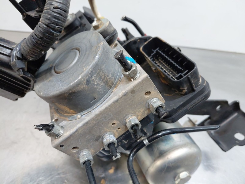 Recambio de abs para toyota prius (zvw50) hybrid referencia OEM IAM   