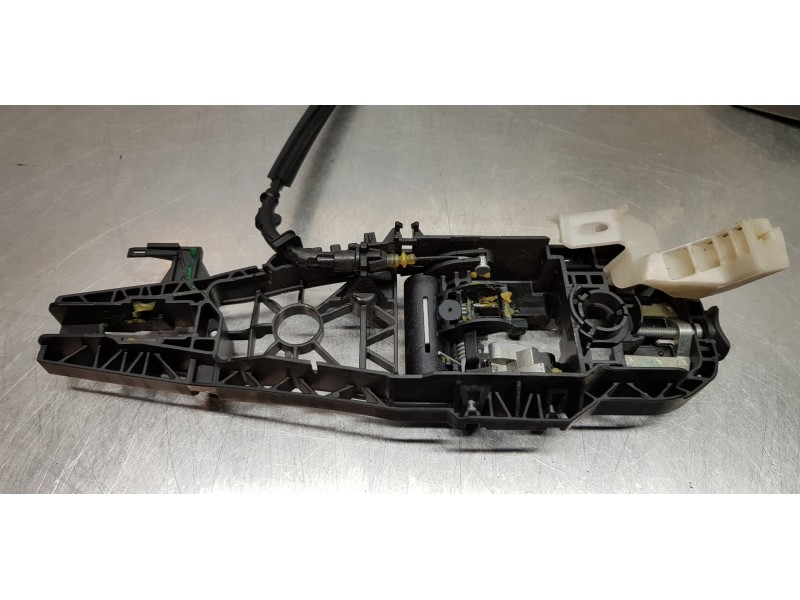 Recambio de cerradura puerta trasera izquierda para jeep renegade limited 4x2 referencia OEM IAM 52139904  