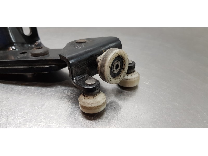 Recambio de soporte / guia puerta corredera para volkswagen crafter kasten (sy) furgón 35 bl ta fwd referencia OEM IAM 7C0843436