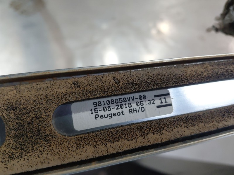 Recambio de barras techo para peugeot 3008 gt line referencia OEM IAM   