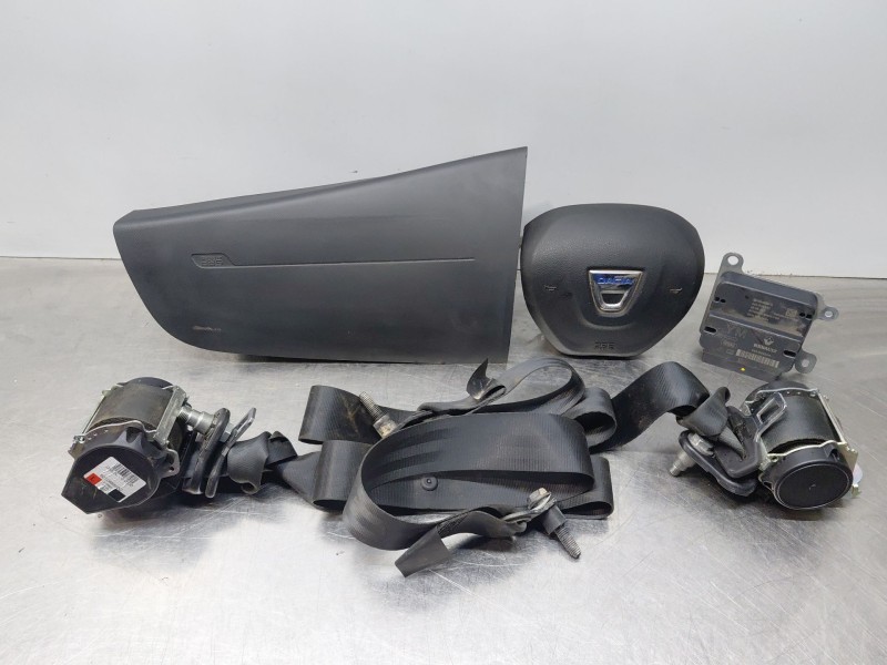 Recambio de kit airbag para dacia sandero essence referencia OEM IAM 985701142R  