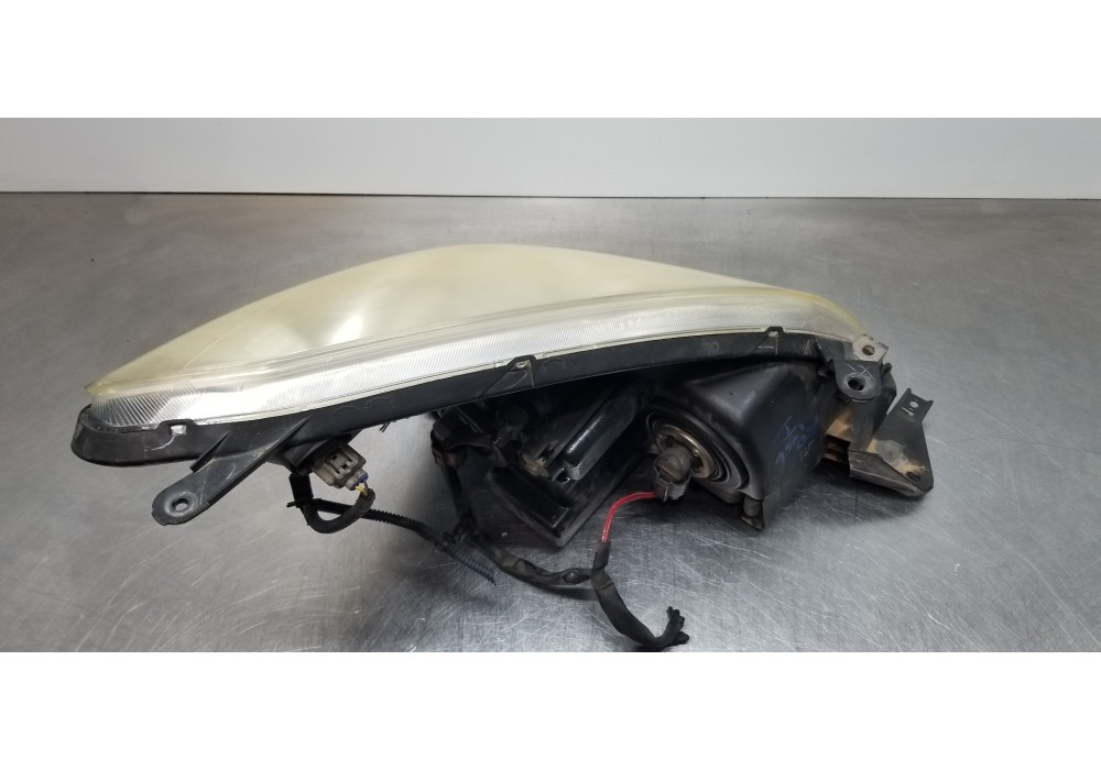 Recambio de faro izquierdo para toyota corolla verso (r1) 1.8 luna referencia OEM IAM 811700F010   Recambio de faro izquierdo para toyota corolla verso (r1) 1.8 luna referencia OEM IAM 811700F010