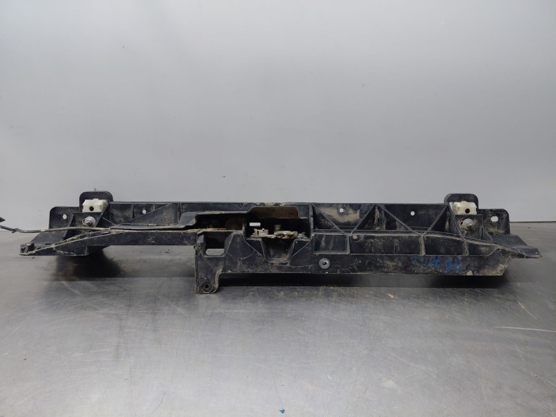 Recambio de panel frontal para peugeot 3008 gt line referencia OEM IAM 9824055880  