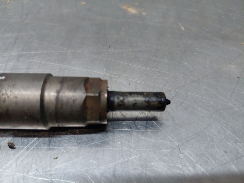 Recambio de inyector para peugeot 3008 gt line referencia OEM IAM 9828959880  