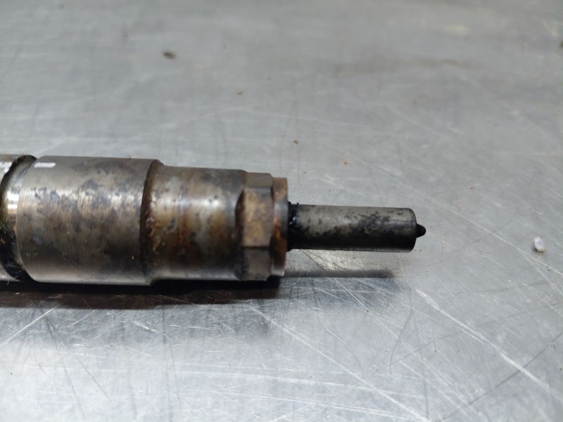 Recambio de inyector para peugeot 3008 gt line referencia OEM IAM 9828959880  