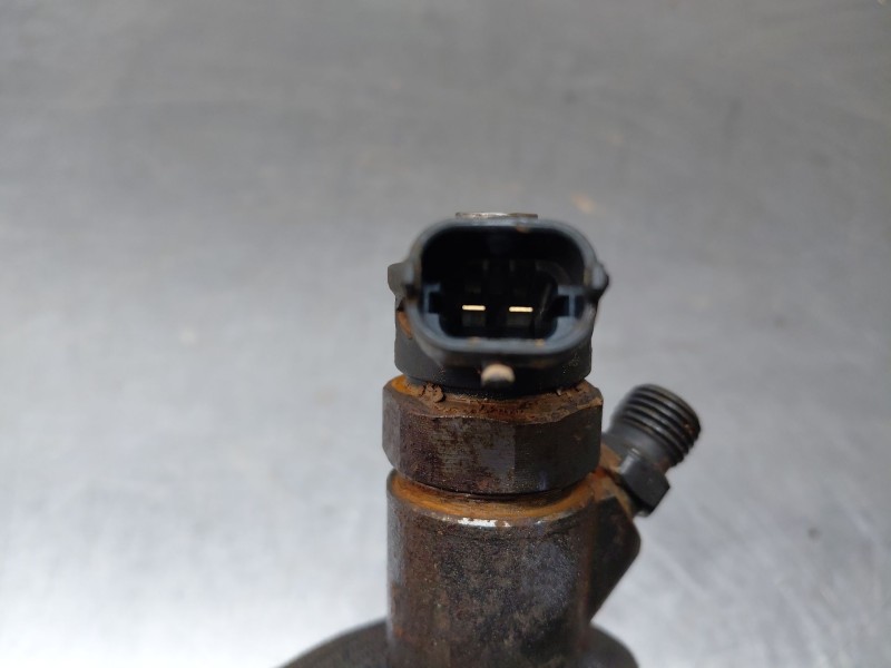 Recambio de inyector para peugeot 3008 gt line referencia OEM IAM 9828959880  