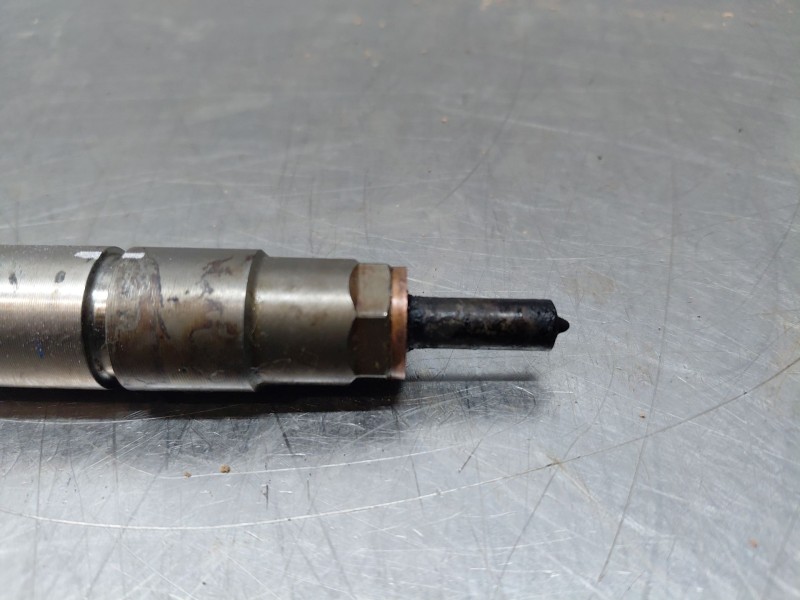 Recambio de inyector para peugeot 3008 gt line referencia OEM IAM 9828959880  