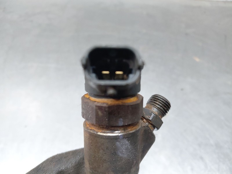 Recambio de inyector para peugeot 3008 gt line referencia OEM IAM 9828959880  