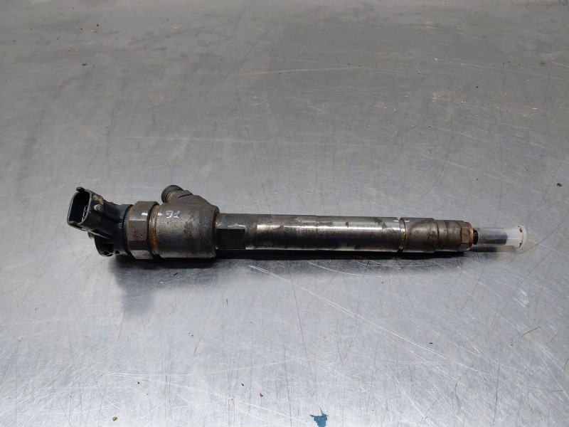 Recambio de inyector para peugeot 3008 gt line referencia OEM IAM 9828959880  