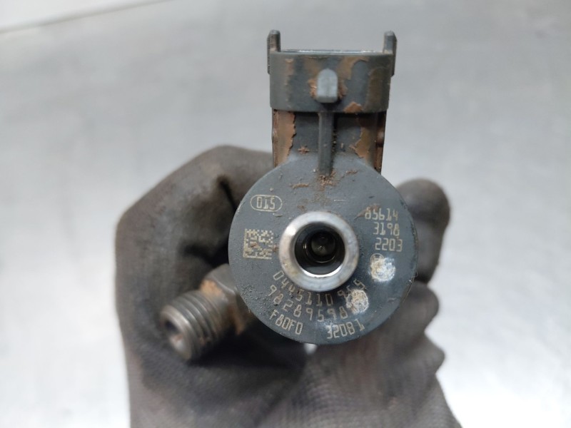Recambio de inyector para peugeot 3008 gt line referencia OEM IAM 9828959880  