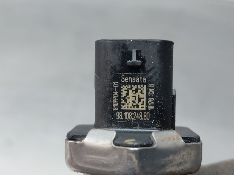 Recambio de rampa inyectora para peugeot 3008 gt line referencia OEM IAM 9821399680 9810824880 