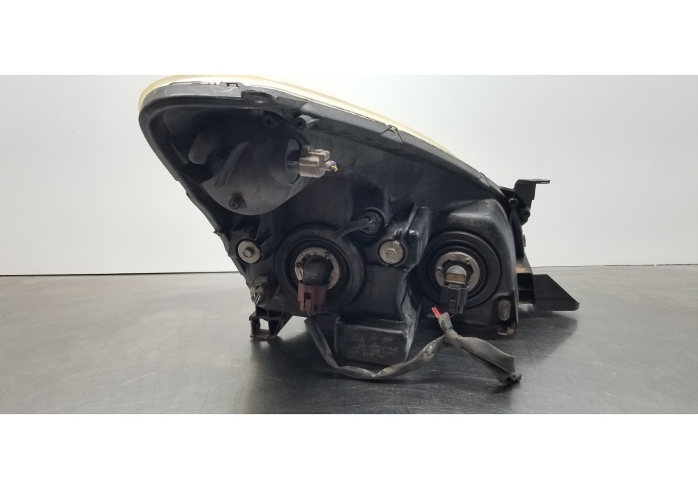 Recambio de faro izquierdo para toyota corolla verso (r1) 1.8 luna referencia OEM IAM 811700F010  