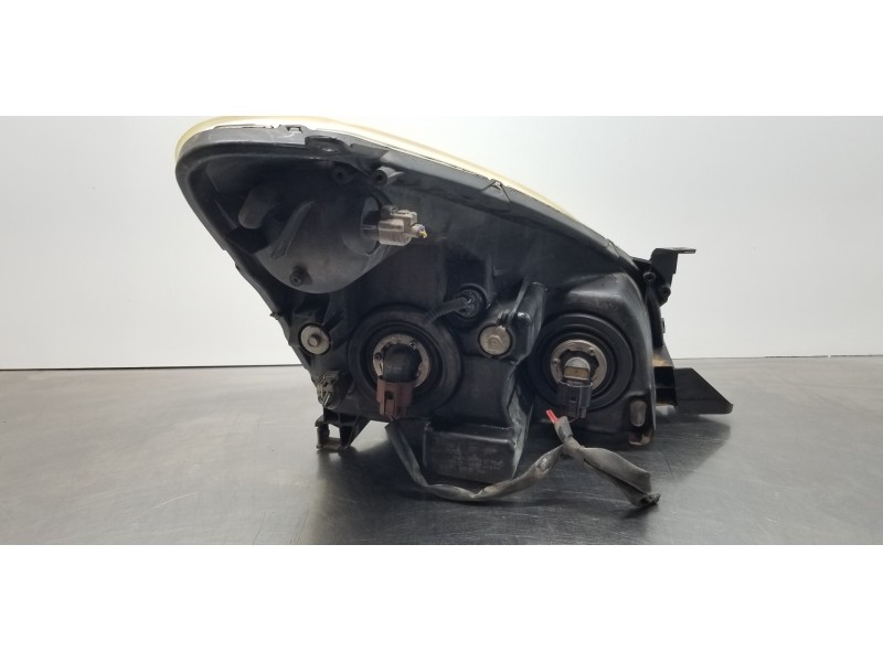 Recambio de faro izquierdo para toyota corolla verso (r1) 1.8 luna referencia OEM IAM 811700F010   Recambio de faro izquierdo para toyota corolla verso (r1) 1.8 luna referencia OEM IAM 811700F010