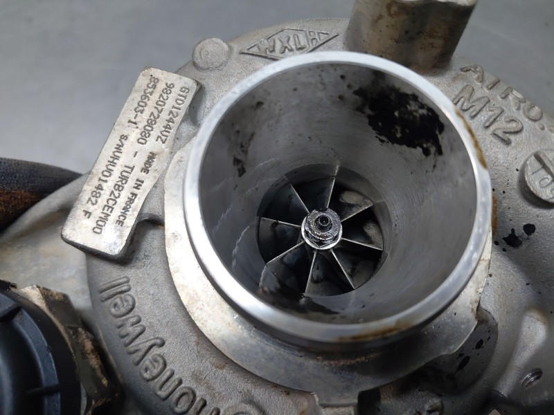 Recambio de turbocompresor para peugeot 3008 gt line referencia OEM IAM 9820728080  