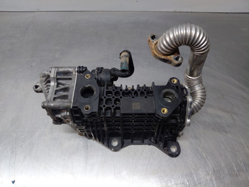 Recambio de enfriador egr para peugeot 3008 gt line referencia OEM IAM 9813050280  