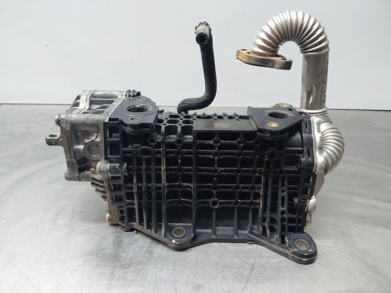 Recambio de enfriador egr para peugeot 3008 gt line referencia OEM IAM 9813050280  
