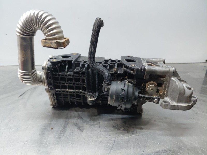 Recambio de enfriador egr para peugeot 3008 gt line referencia OEM IAM 9813050280  