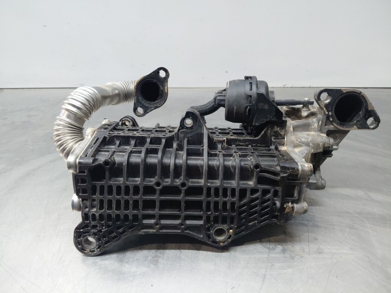 Recambio de enfriador egr para peugeot 3008 gt line referencia OEM IAM 9813050280  