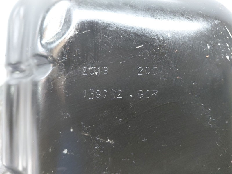 Recambio de carter para peugeot 3008 gt line referencia OEM IAM 9813973280  