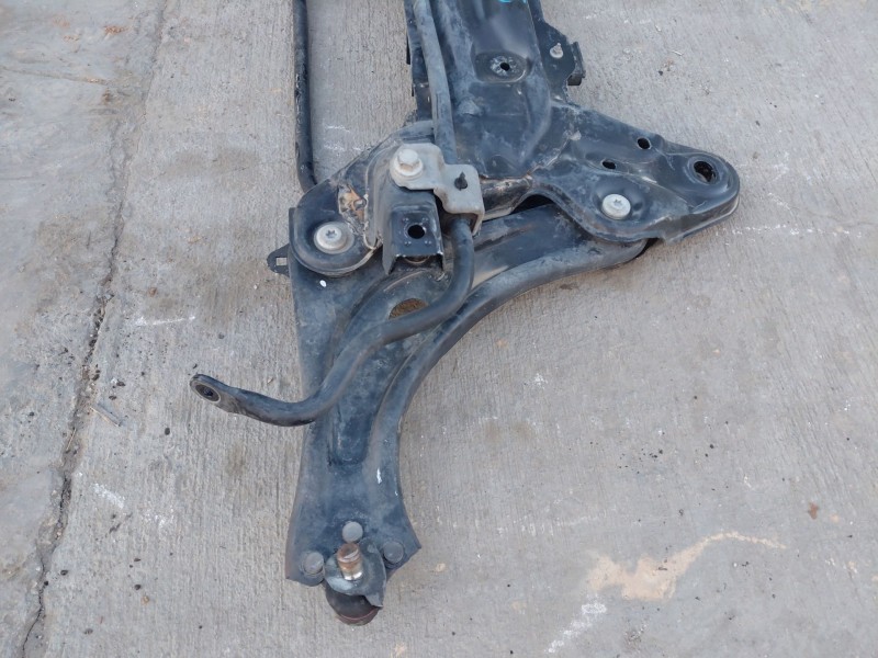 Recambio de puente delantero para peugeot 208 acces referencia OEM IAM 9808011780  