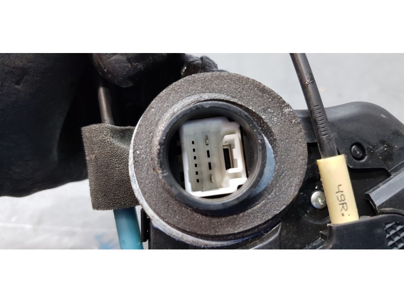Recambio de cerradura puerta trasera derecha para toyota rav 4 (a3) sol referencia OEM IAM 6905042020  