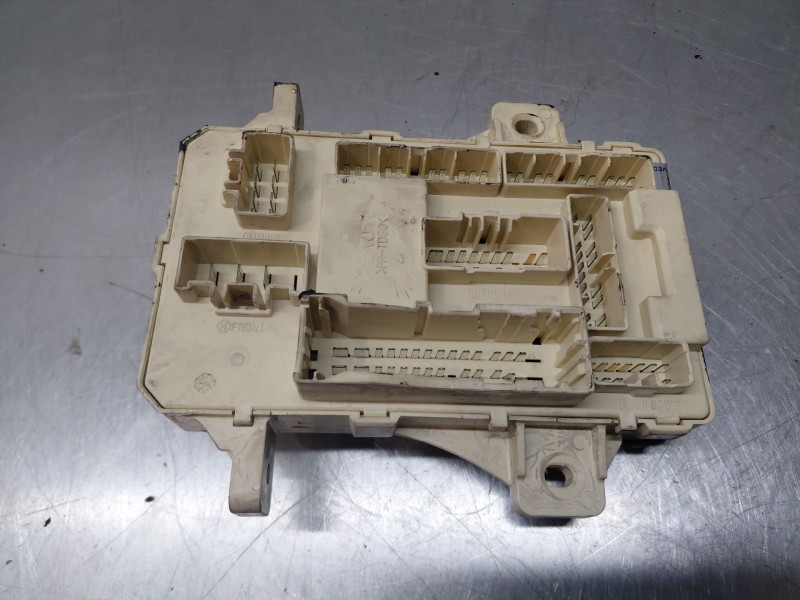 Recambio de caja reles / fusibles para kia cee´d sporty wagon active referencia OEM IAM   