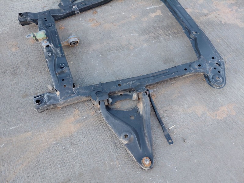 Recambio de puente delantero para dacia sandero essence referencia OEM IAM 544010031R 544031628R 