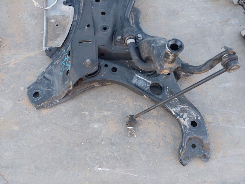 Recambio de puente delantero para toyota prius (zvw50) hybrid referencia OEM IAM 5120147071  