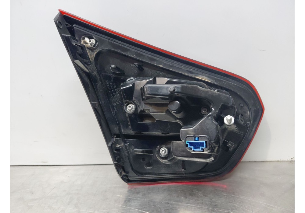 Recambio de piloto trasero derecho interior para mercedes-benz clase gla (w156) 200 d referencia OEM IAM A1569068800  