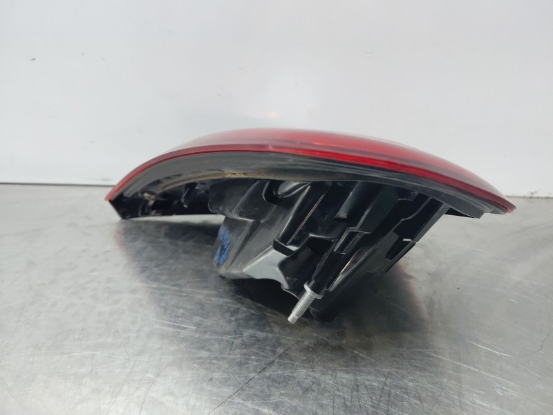 Recambio de piloto trasero derecho interior para mercedes-benz clase gla (w156) 200 d referencia OEM IAM A1569068800  