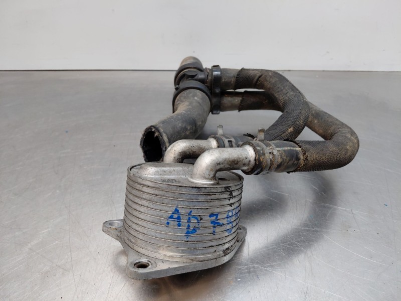 Recambio de enfriador aceite motor para peugeot 3008 gt line referencia OEM IAM 9827747580  