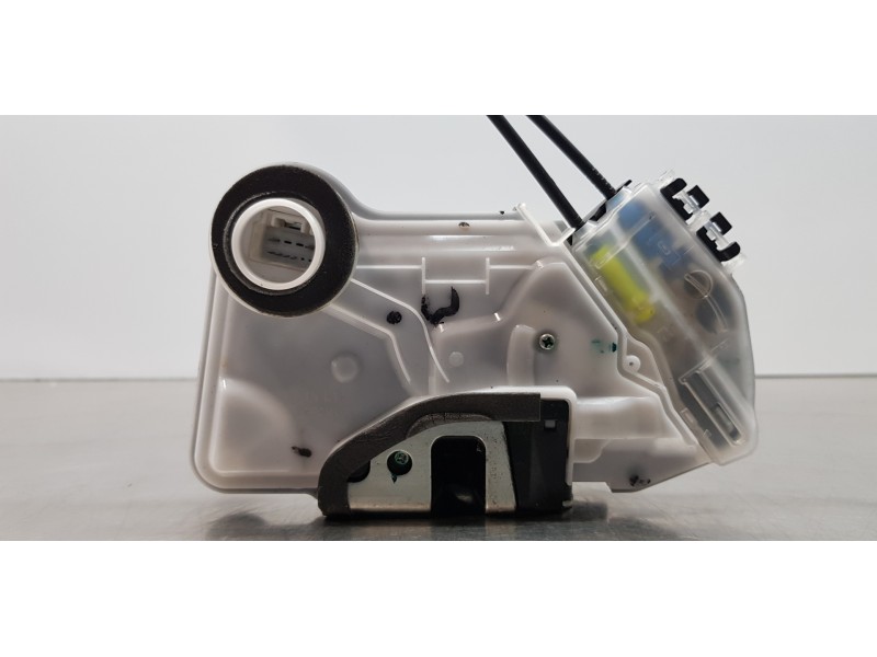 Recambio de cerradura puerta delantera izquierda para toyota corolla touring sports (e21) hybrid advance referencia OEM IAM 6904