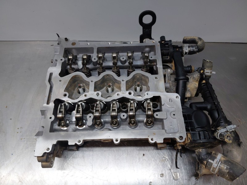 Recambio de culata para ford focus active referencia OEM IAM 2521463  