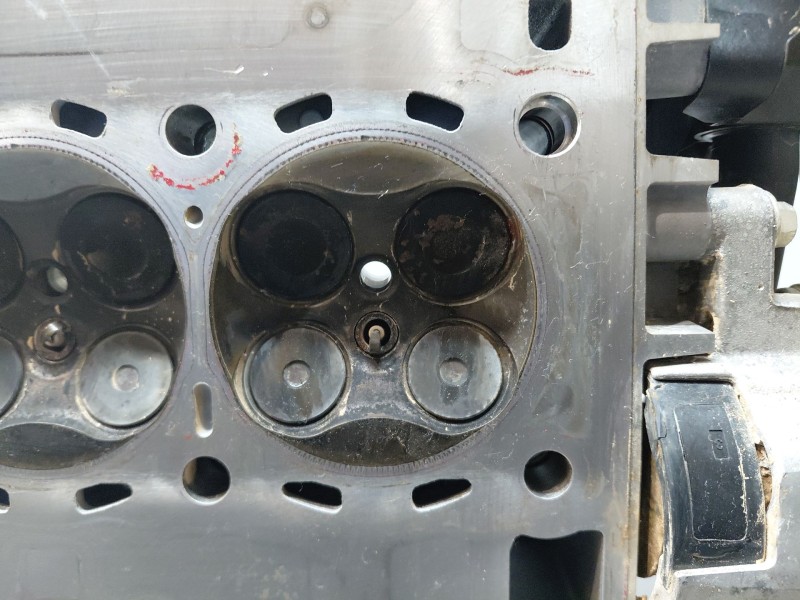 Recambio de culata para ford focus active referencia OEM IAM 2521463  