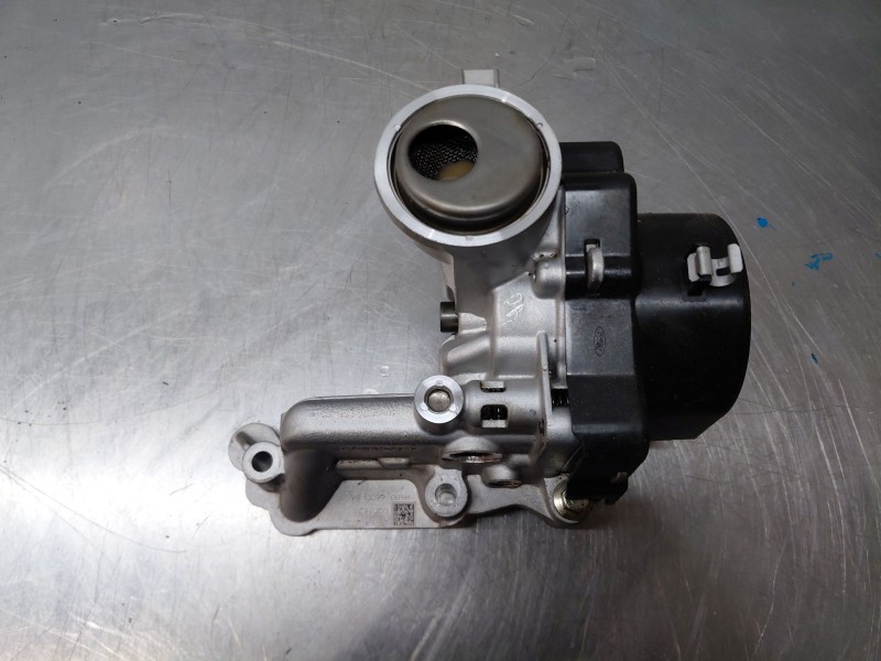 Recambio de bomba aceite para ford focus active referencia OEM IAM 2231261  