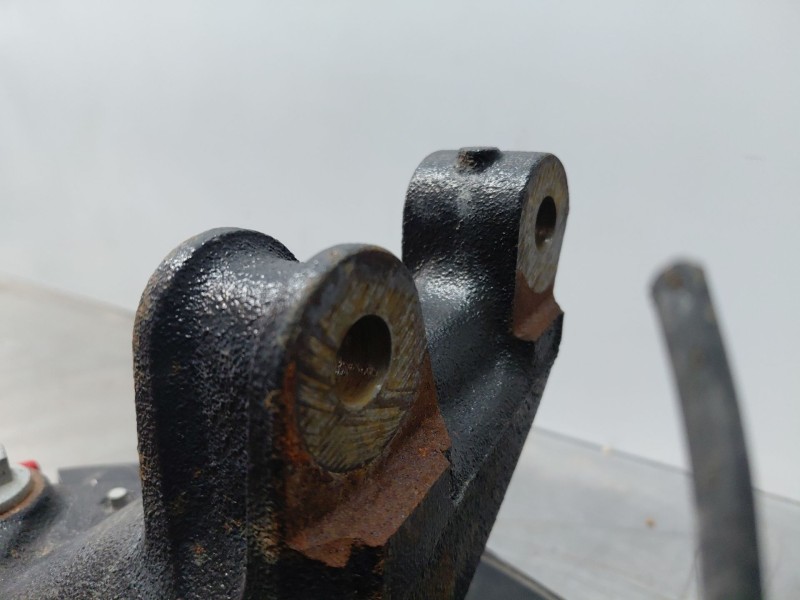 Recambio de mangueta delantera derecha para ford focus active referencia OEM IAM 2194085  