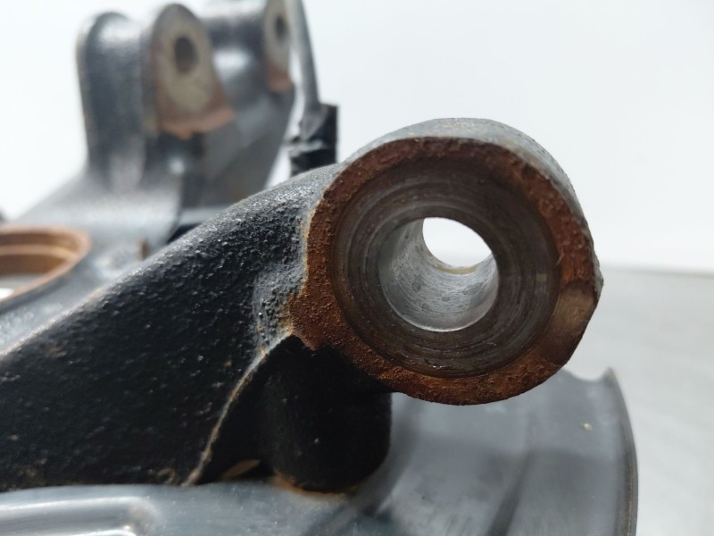 Recambio de mangueta delantera derecha para ford focus active referencia OEM IAM 2194085  