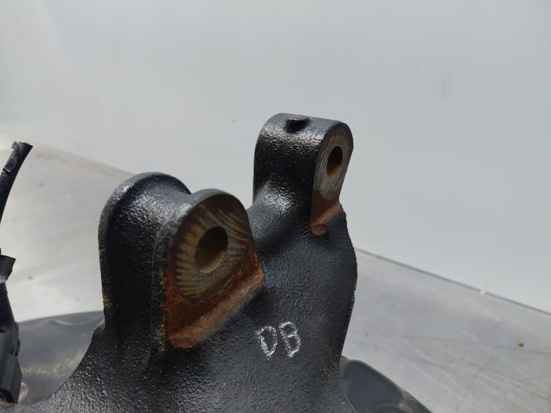 Recambio de mangueta delantera izquierda para ford focus active referencia OEM IAM 2194091  