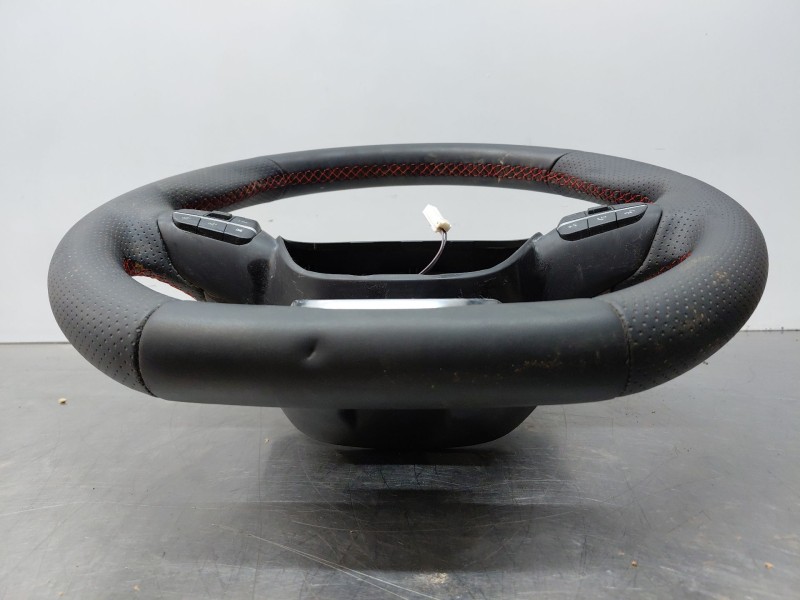 Recambio de volante para ford focus active referencia OEM IAM 2542753  